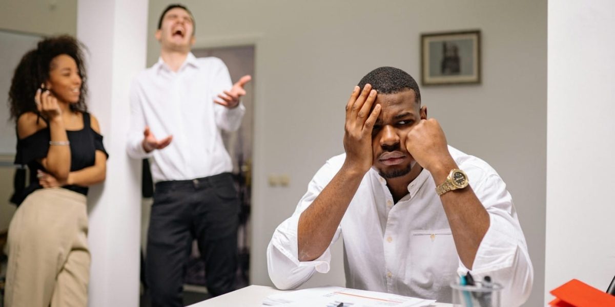 Wenn der Arbeitsplatz zum Angriffsraum wird – Mobbing erkennen und handeln